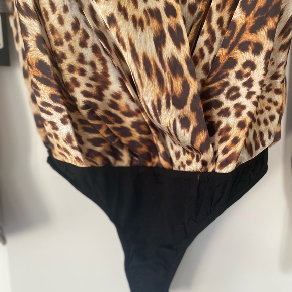 Silky Leopard Print Bodysuit - Size XS - Picture 10 of 10